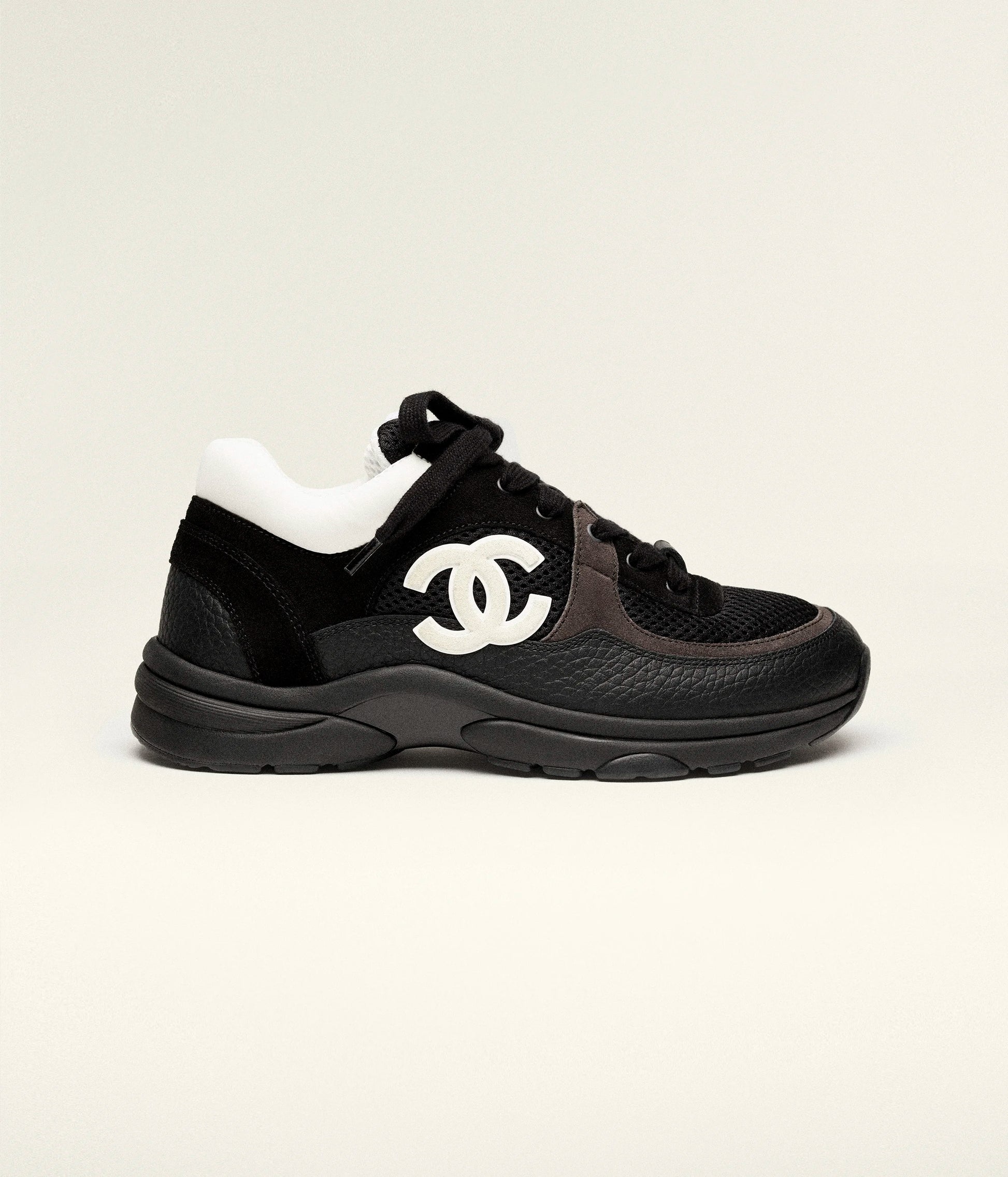 Chanel Runners Black White STEP LUXE chanel-runners-black-white-step-luxe